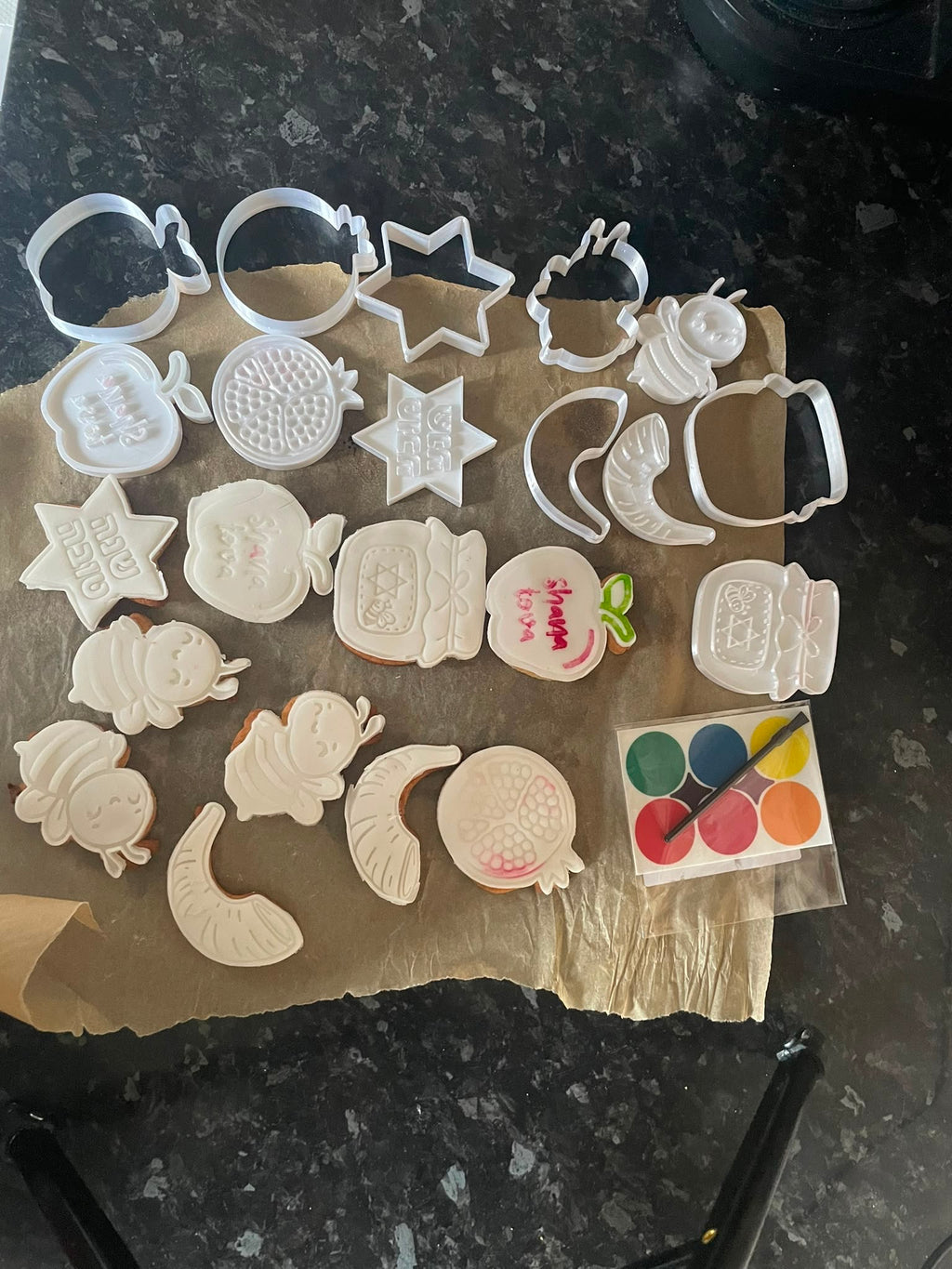 Rosh Hashanah Make & bake Biscuit Paint starter Kit
